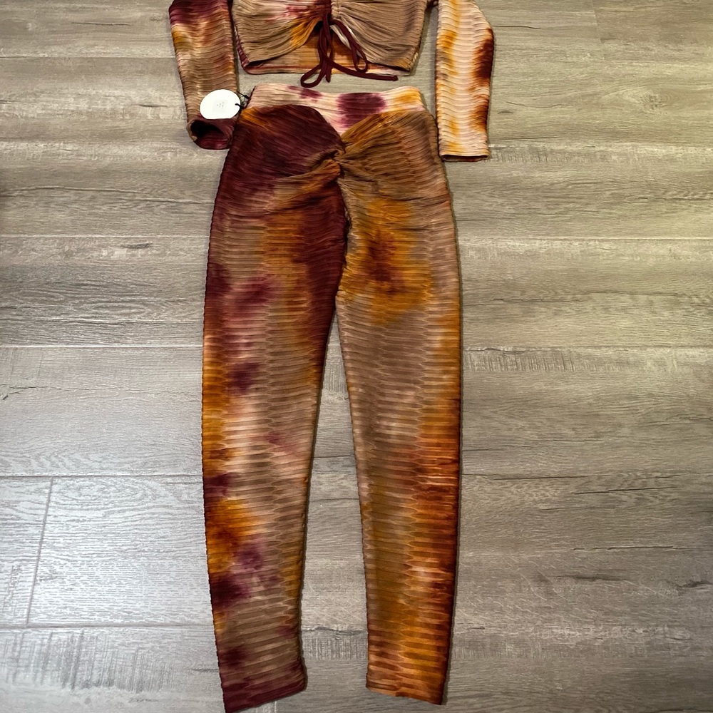 2 piece crop top set - Picture 2 of 3